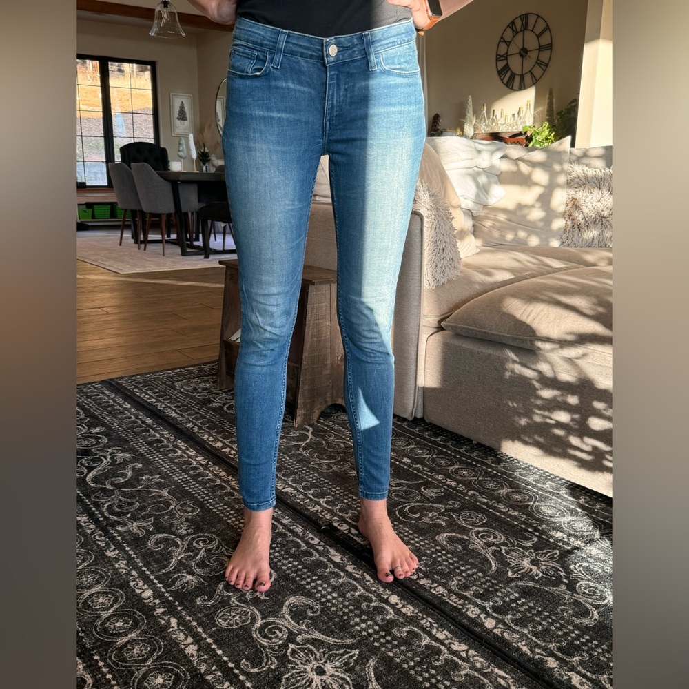 Levi’s mid rise ankle cut skinny Jean